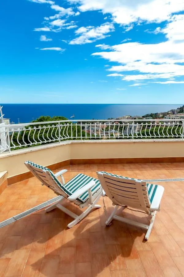 Apartment 168 - La Terrazza Sul Mare, Casa A 10 Minuti Da Spiaggia, Parcheggio Privato Gratis Sanremo